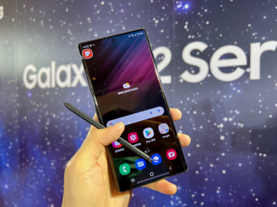 三星新旗艦 S22 Ultra 續航力實測!與 iPhone 13 Pro Max 有落差 三星新旗艦 S22 Ultra 續航力實測!與 iPhone 13 Pro Max 有落差