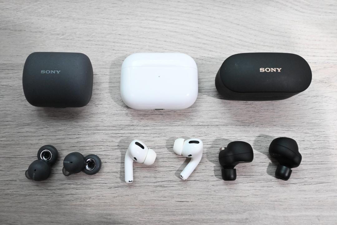 由左至右為，LinkBuds、蘋果 AirPods Pro、Sony WF-1000xm4。（圖／記者黃肇祥攝）