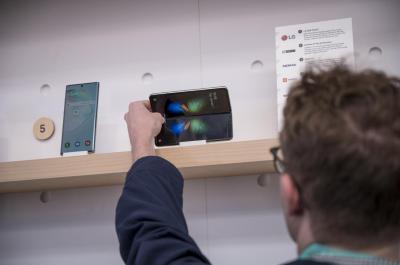 不只2款摺疊手機!傳三星下半年有「秘密武器」抗iPhone 14 不只2款摺疊手機!傳三星下半年有「秘密武器」抗iPhone 14