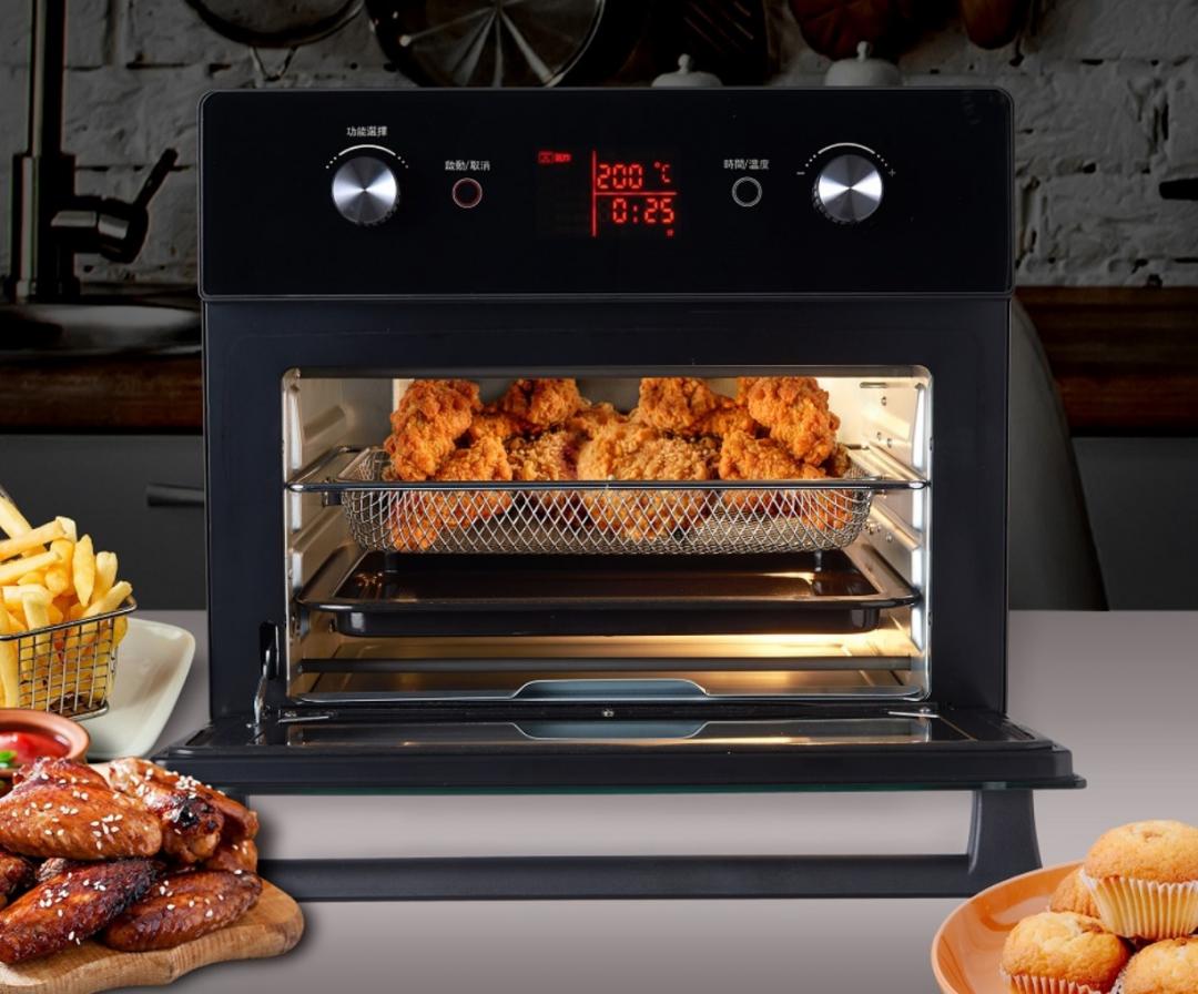 20L，旋轉鈕搭配觸控設計，提供9種自動料理模式，涵蓋解凍、發酵、保溫等。最大火力至230°C。附轉叉、烤籠等配件。通路售價約4,590元。（圖／翻攝網路）
