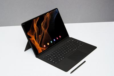 YouTuber瘋狂殘虐三星S8 Ultra!平板耐用度勝iPad Pro YouTuber瘋狂殘虐三星S8 Ultra!平板耐用度勝iPad Pro