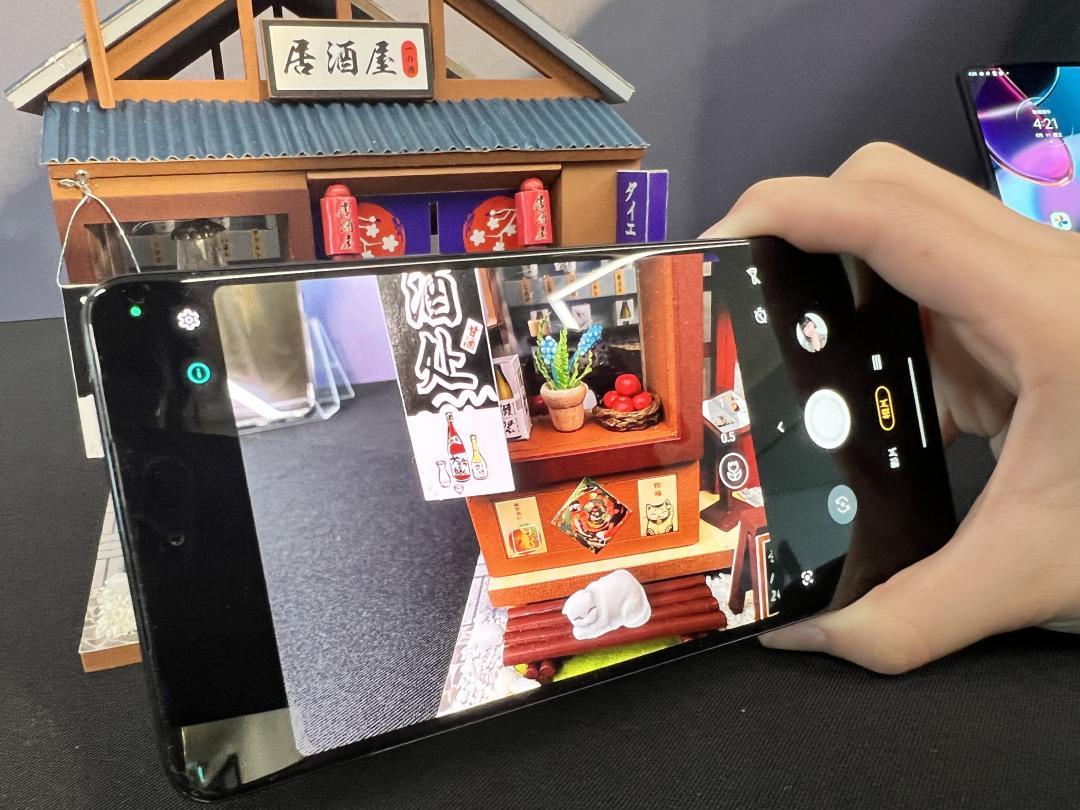 Motorola edge 30 pro、edge 30強調強悍的微距能力。