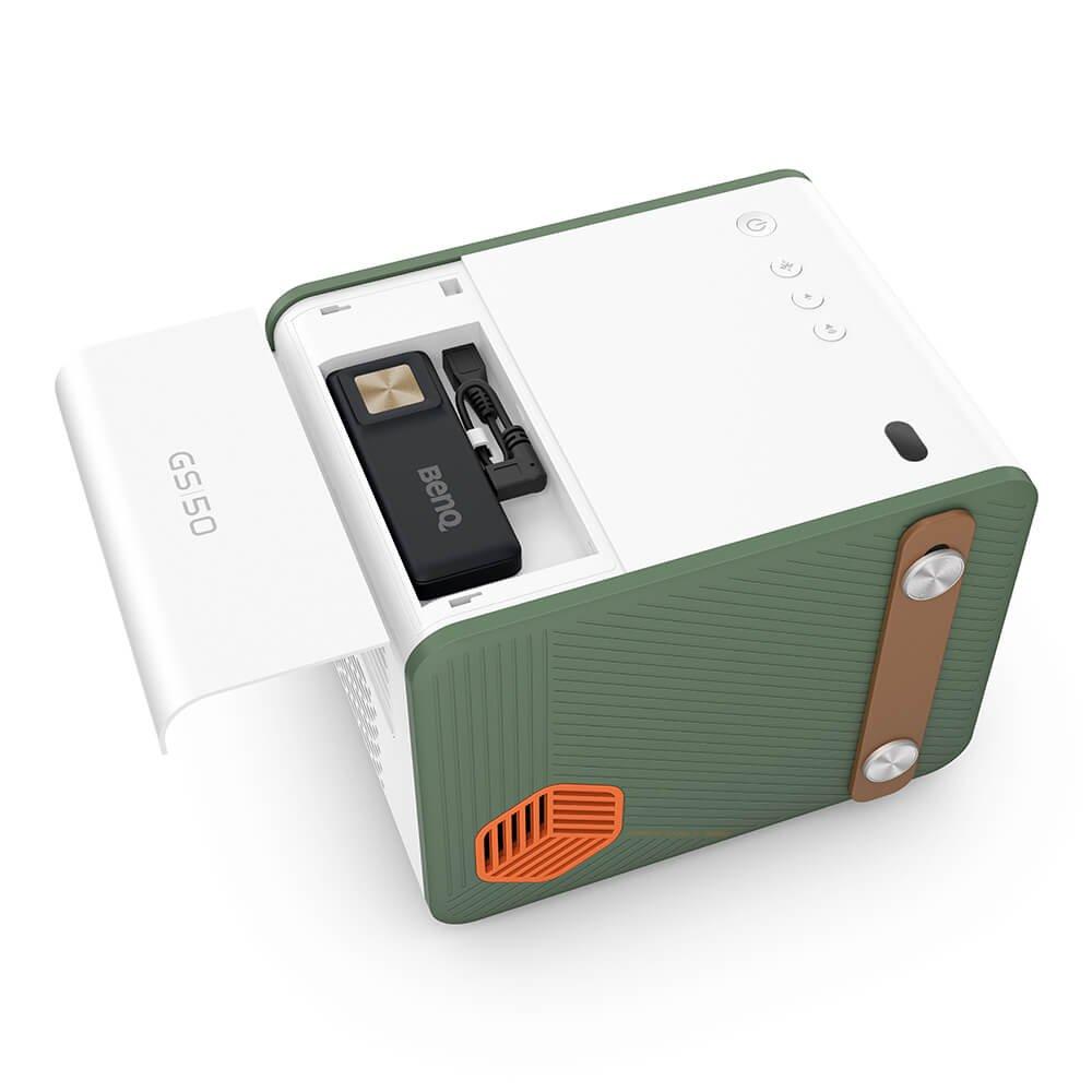 BenQ 新款行動露營投影機GS50，內建2.5小時電池續航力。（圖／BenQ提供）