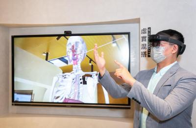 遠傳5G元宇宙攜手淡江大學!用「4舉措」打造台灣第一所全智慧雲端校園 遠傳5G元宇宙攜手淡江大學!用「4舉措」打造台灣第一所全智慧雲端校園