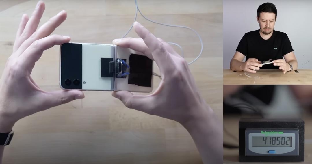 YouTuber Mrkeybrd對Z Flip 3進行摺疊的極限挑戰。（圖／翻攝YouTube）