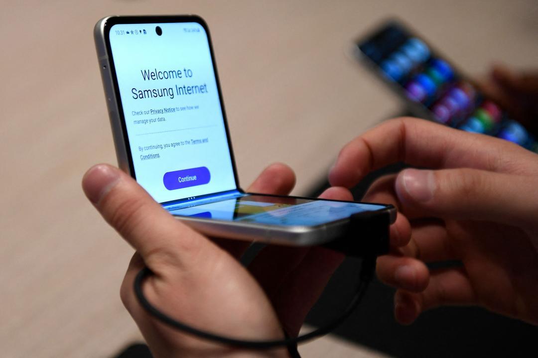 三星Z Flip 3上代的電池都還有3,300mAh。(圖/網路)