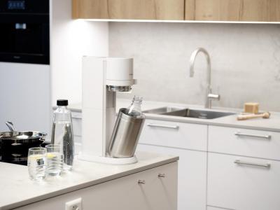 sodastream氣泡水機首創快扣功能!鋼瓶一秒裝好 sodastream氣泡水機首創快扣功能!鋼瓶一秒裝好