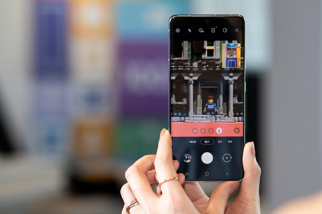 三星S21 Ultra和S22 Ultra的相機規格沒差很多。（圖／美聯社）