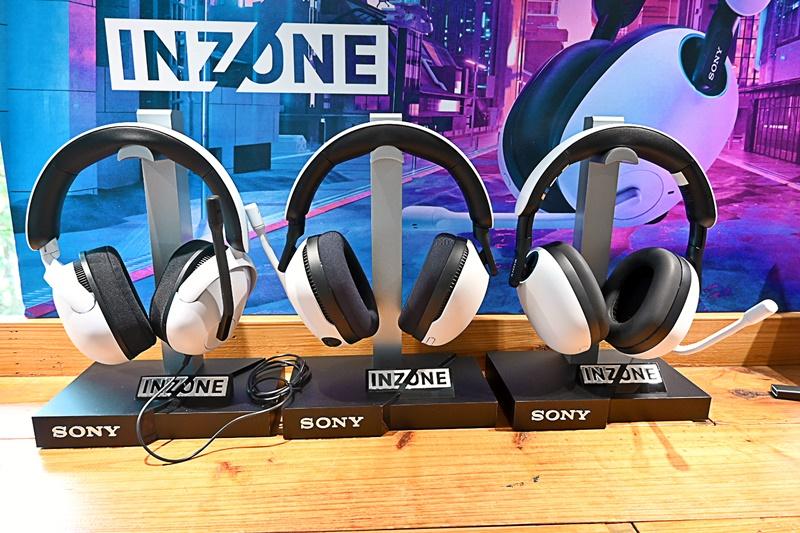 從左至右分別為H3、H7、H9，造型十分相似，主要差在內建功能與無線連接。（記者黃肇祥攝）