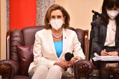 裴洛西讓微博崩了!中國小粉紅狂熱搜「老公也成箭靶」 裴洛西讓微博崩了!中國小粉紅狂熱搜「老公也成箭靶」