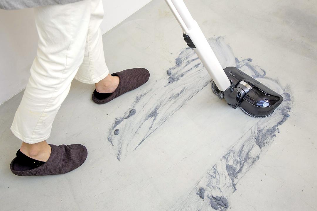 LG CordZero A9T系列可搭配雙旋濕拖吸頭使用，先吸塵再拖地，還可加入消毒水或酒精，地板乾淨同步消滅病菌。