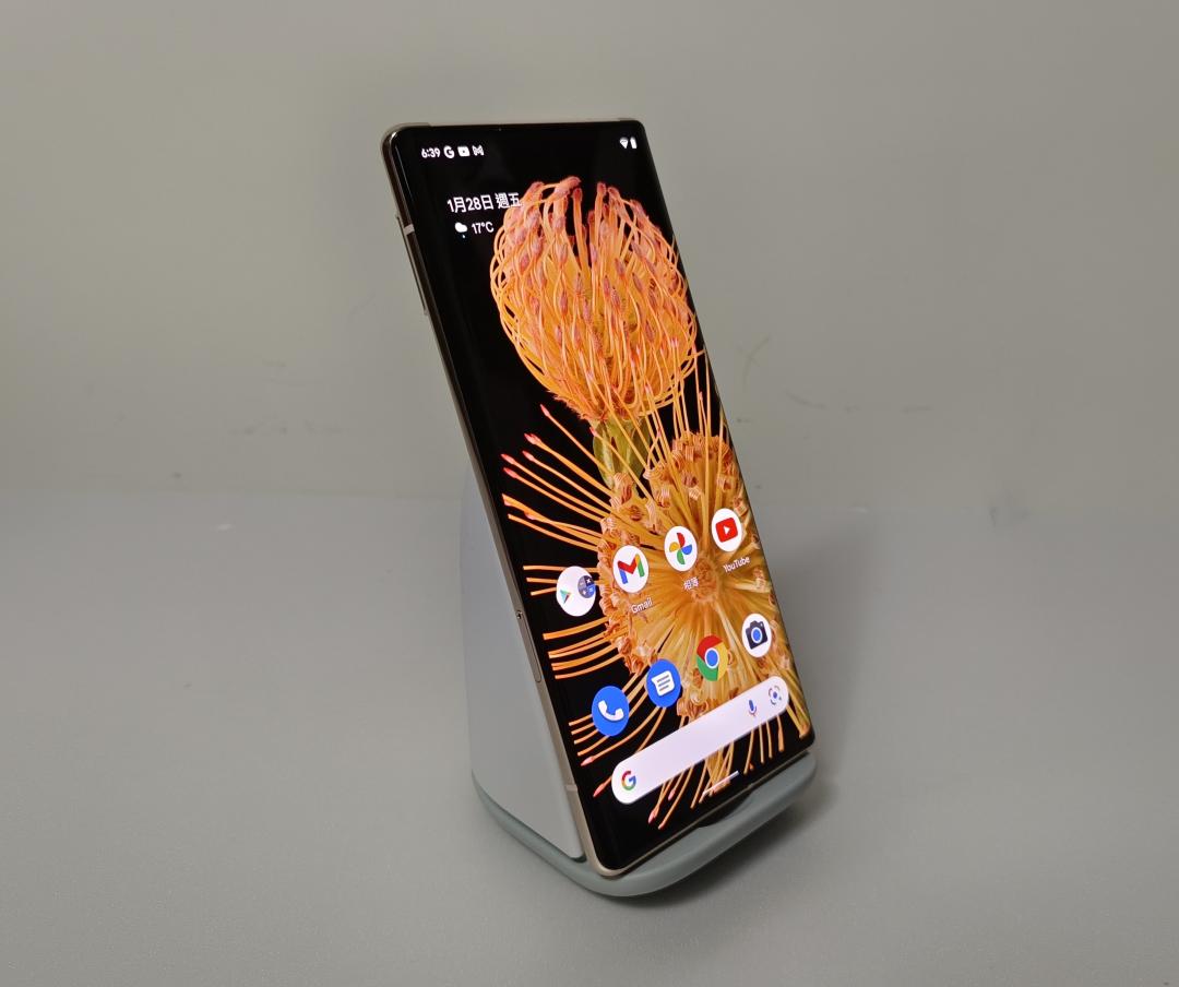Android 13更新傳災情,部分Pixel手機升級後,無線充電功能失效。(圖/資料照)