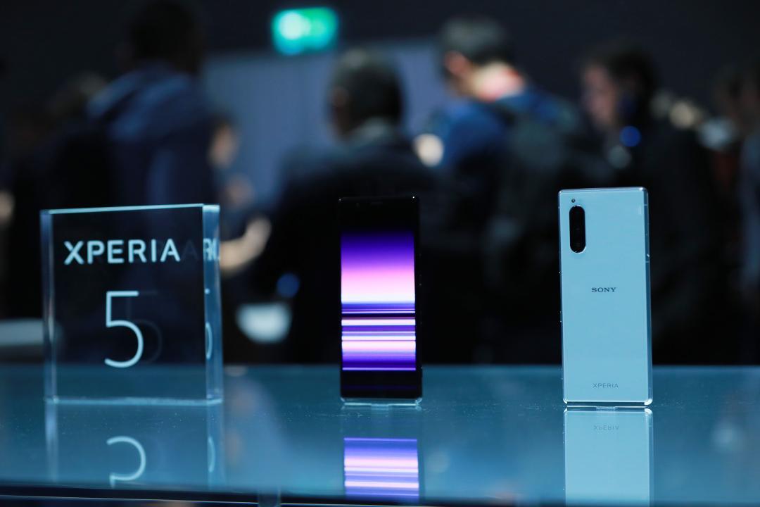 圖為 Xperia 5 (圖/彭博)