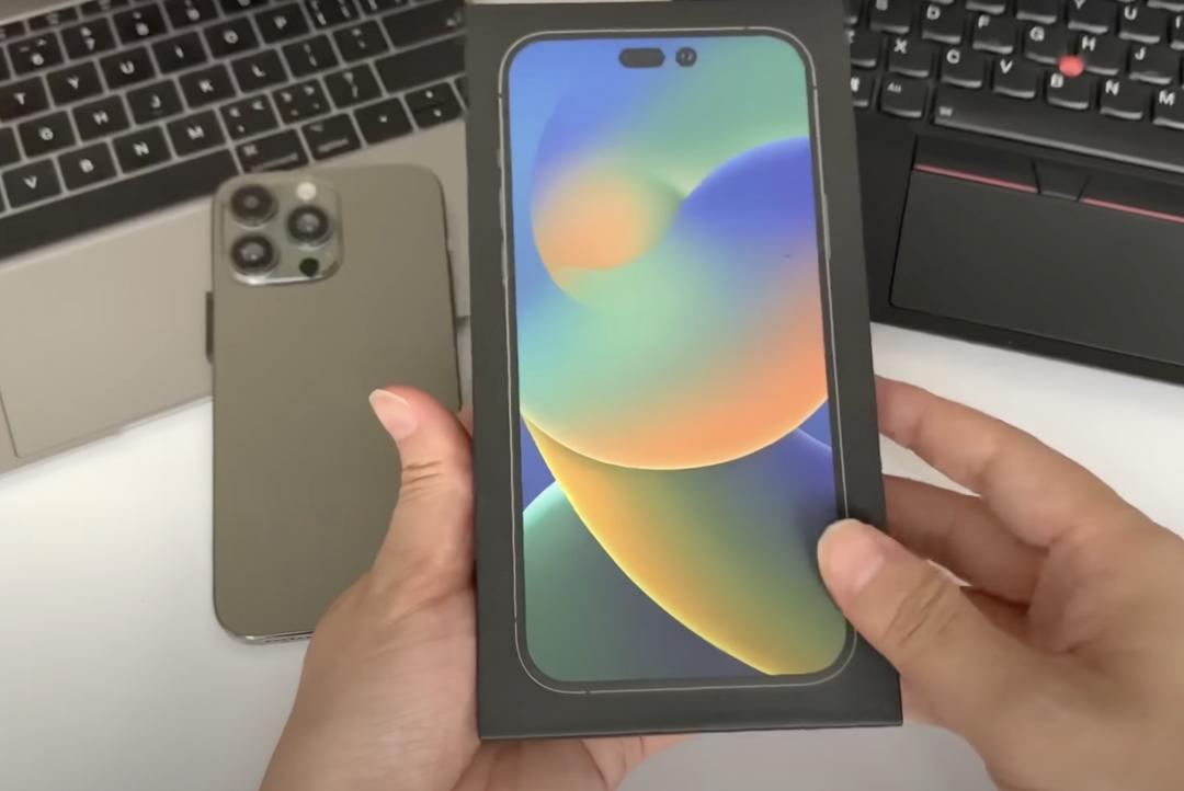 iPhone 14 Pro Max山寨機。(圖/翻攝YT)