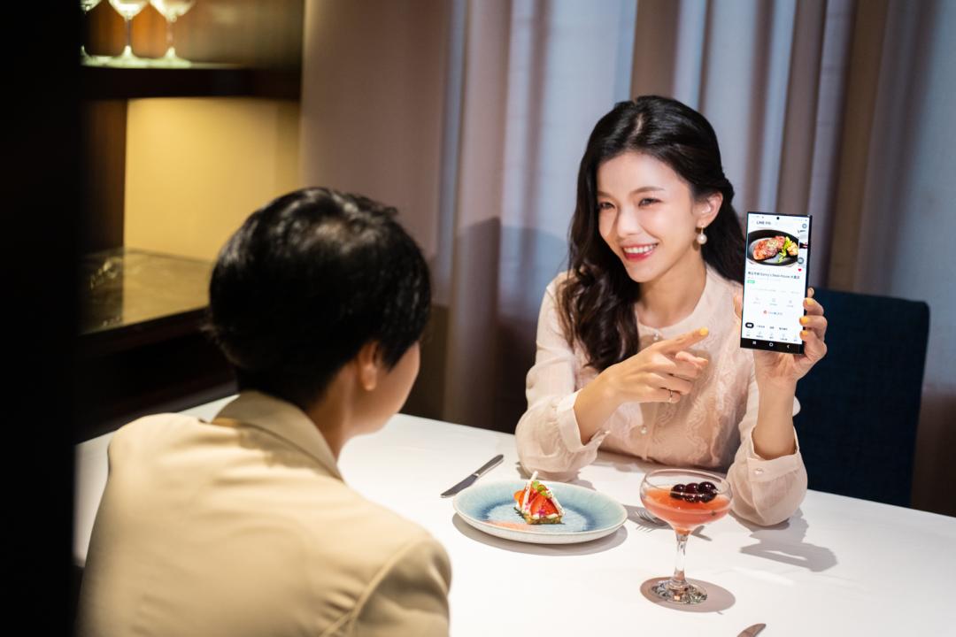 LINE熱點「線上訂位」功能熱騰騰上線！（拍攝地點為教父牛排）（圖LINE提供）