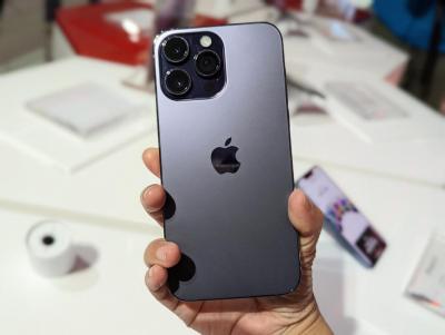 2大玻璃旗艦摔落測試!iPhone14 Pro Max、S22 Ultra 耐摔性能成績出爐 2大玻璃旗艦摔落測試!iPhone14 Pro Max、S22 Ultra 耐摔性能成績出爐