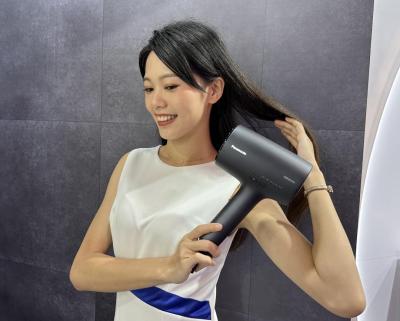 Panasonic新美髮神器EH-NA0J「四亮點」搶先看!明年1月在台上市 Panasonic新美髮神器EH-NA0J「四亮點」搶先看!明年1月在台上市