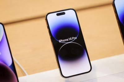 iPhone 14 Pro動態島有新設計!多了一圈粗框網崩潰 iPhone 14 Pro動態島有新設計!多了一圈粗框網崩潰