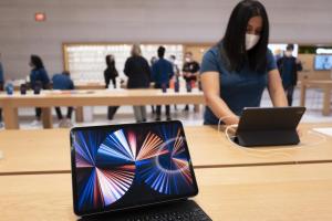 iPad 巧控鍵盤將用上「Touch Bar」設計？蘋果新專利曝光