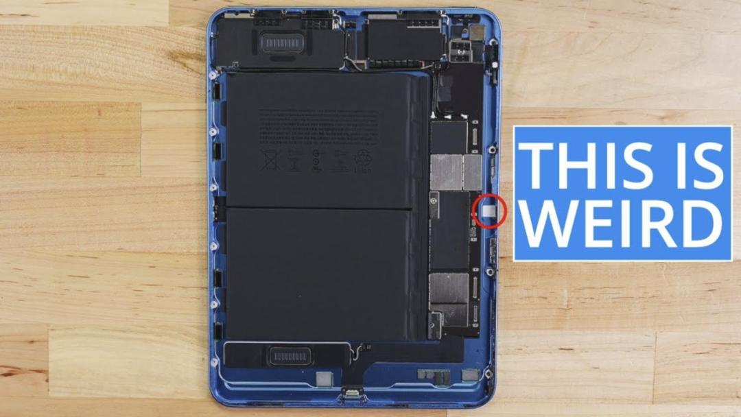 iPad 10的橫置前鏡頭設計， 無法再塞入2代Apple Pencil的無線充電圈。（圖／翻iFixit）