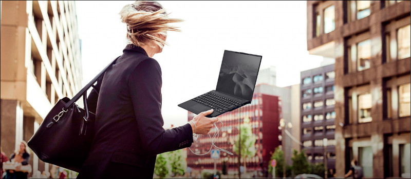 Lifebook UH-X/H1電源鍵具備指紋辨識功能,內建高畫質視訊鏡頭與可自動偵測環境聲音的AI降噪功能。
(翻攝自富士通官網)