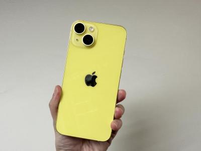 果粉今晚衝預購!搶先開箱iPhone 14「香蕉黃」實機長這樣 果粉今晚衝預購!搶先開箱iPhone 14「香蕉黃」實機長這樣