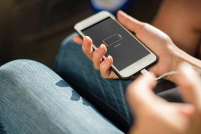 延長手機電池使用壽命! 5 個小技巧幫 iPhone 正確充電必學 延長手機電池使用壽命! 5 個小技巧幫 iPhone 正確充電必學