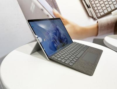 輕巧、效能兼具?傳微軟打造「小尺寸」高階 Surface 平板 輕巧、效能兼具?傳微軟打造「小尺寸」高階 Surface 平板