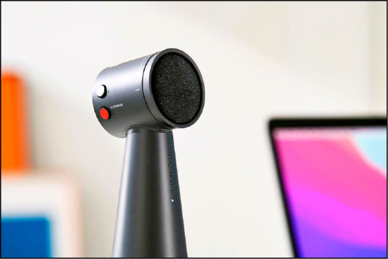 透過IPEVO VOCAL的AI雙向收音、播音降噪技術,任何角落都能化身線上會議空間,不受環境噪音干擾。7,490 元。