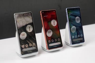 Google、Sony 大戰「中階手機」!一張圖看懂 2 新機的優劣勢 Google、Sony 大戰「中階手機」!一張圖看懂 2 新機的優劣勢
