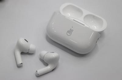看膩 AirPods 的純白色?蘋果罕見「透明耳機」市售盒裝曝光 看膩 AirPods 的純白色?蘋果罕見「透明耳機」市售盒裝曝光