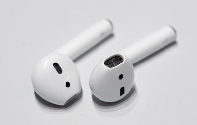 不只有純白色?蘋果「玫瑰金」AirPods 耳機真實照片流出 不只有純白色?蘋果「玫瑰金」AirPods 耳機真實照片流出