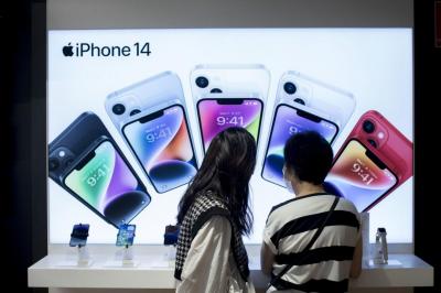 蘋果 iOS 17 剛發表就爆雷!兩款 iPhone 全新「充電配件」現蹤 蘋果 iOS 17 剛發表就爆雷!兩款 iPhone 全新「充電配件」現蹤
