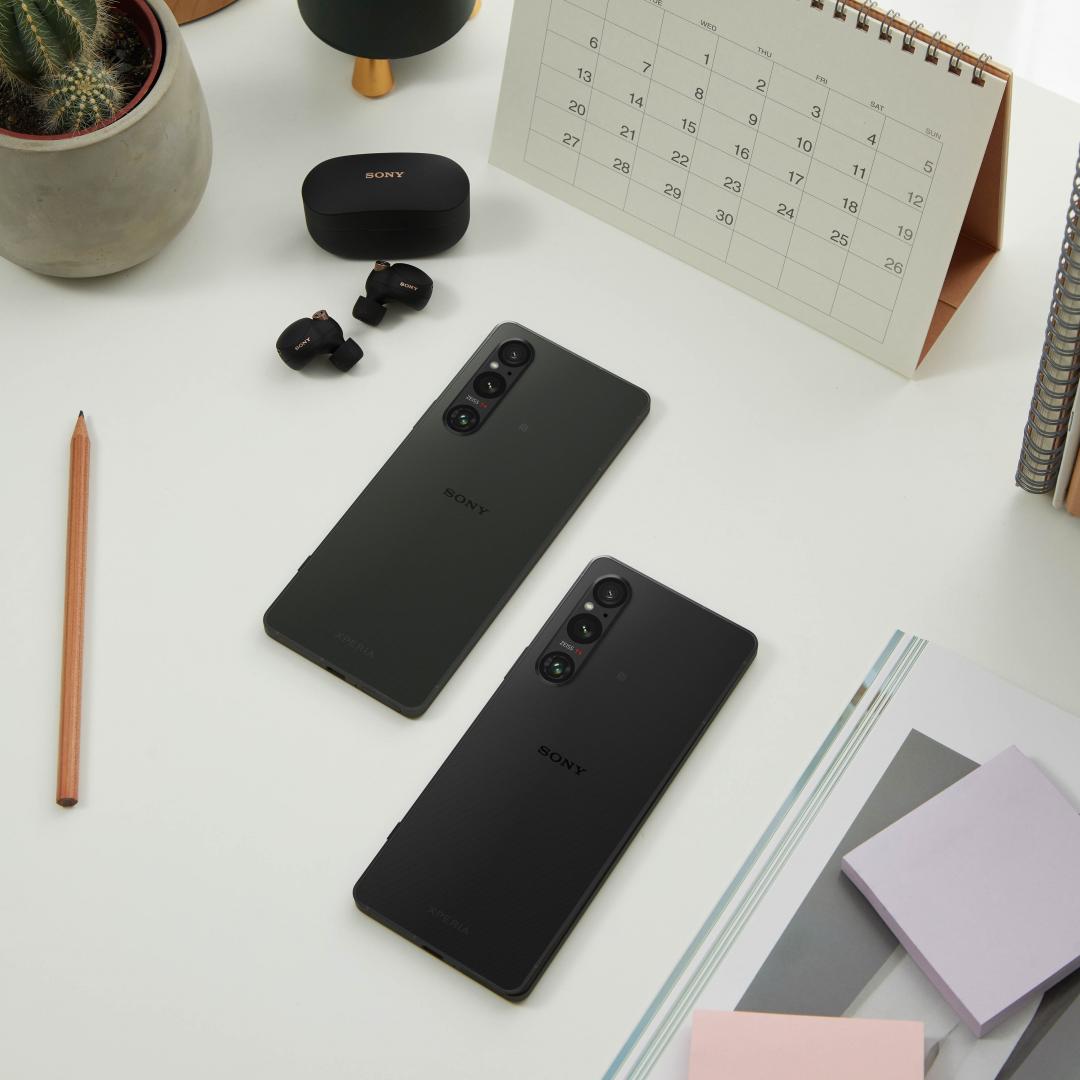 7/31日前,凡至 Sony 行動通訊專賣店購買 Xperia 1 V ( 256G  512G版),即贈送 Sony 原廠 30W 快速充電器 (XQZ-UC1),還可搭配手機舊換新購機加碼再折 3千元。(圖/Sony)