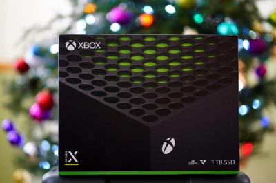 XBOX 遊戲主機連三季收入下滑!微軟靠這一招「擄獲玩家」奏效 XBOX 遊戲主機連三季收入下滑!微軟靠這一招「擄獲玩家」奏效