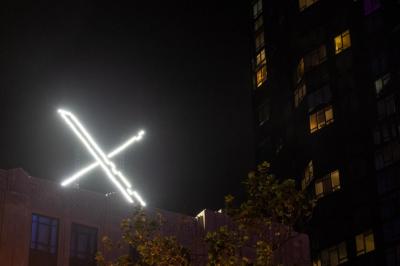 馬斯克的超亮「X」被嫌擾民!舊金山總部招牌拆下了 馬斯克的超亮「X」被嫌擾民!舊金山總部招牌拆下了