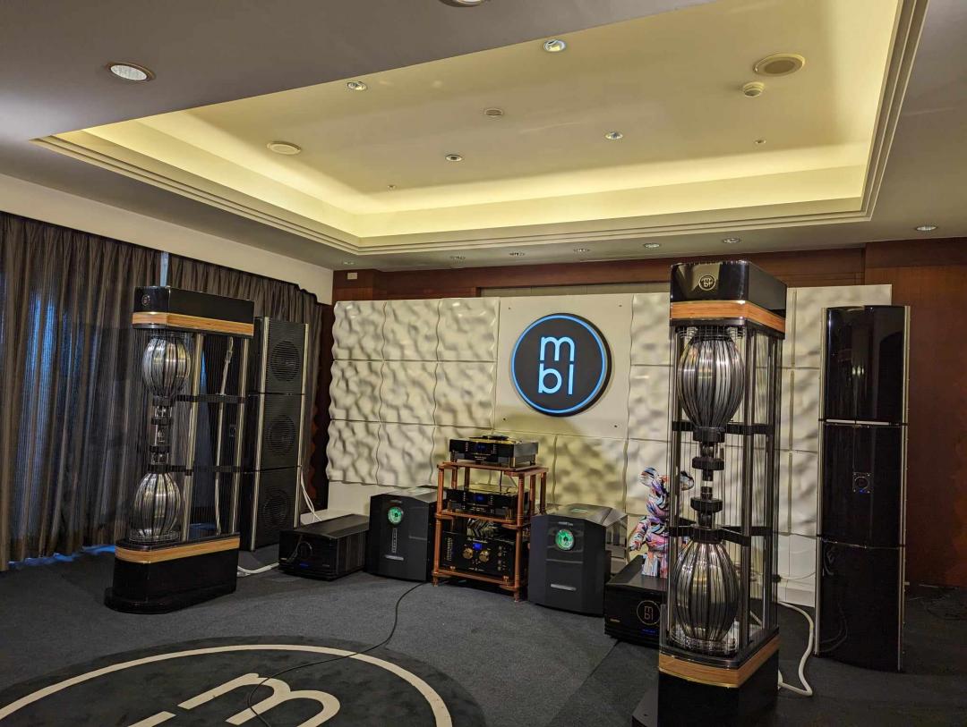全套MBL頂級Reference系列，市價約3千萬元；逸聲音響於圓山展房號碼為V106。（圖／記者劉惠琴攝）