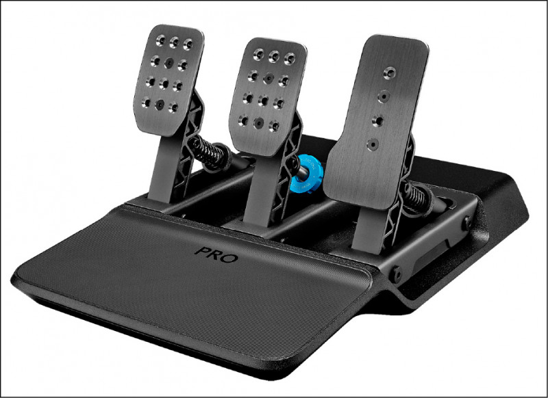 PRO專業賽車踏板，可依身高自訂離合器和油門踏板的軟硬度。售價14,990元。