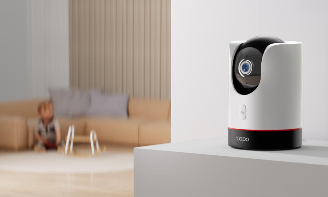 網路攝影機須具備高畫質大廣角，有夜視功能更好，圖為TP-Link Tapo C225。