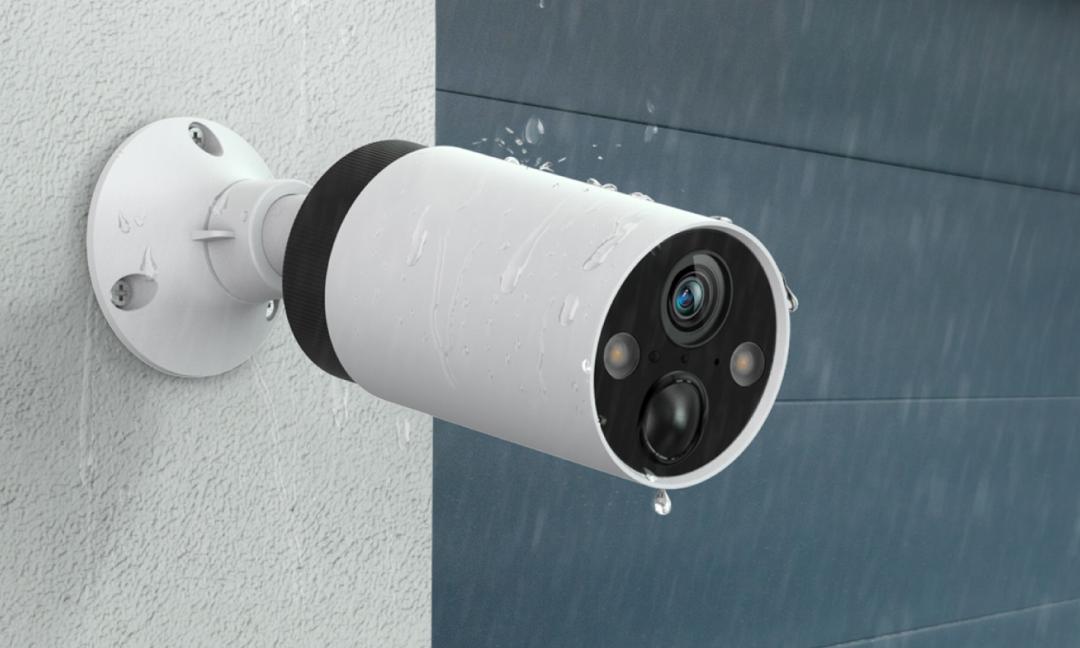 戶外使用的網路攝影機須具備防水功能，圖為TP-Link Tapo C420S2。
