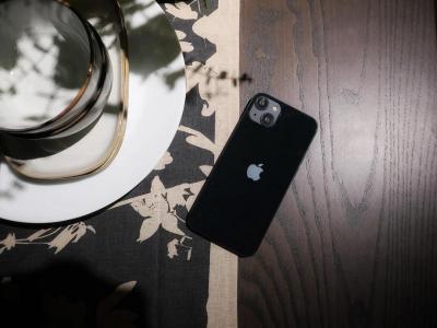 蘋果 iPhone 15 空機價閃崩、降破千元再送竊盜險!通訊行祭中秋限定優惠 蘋果 iPhone 15 空機價閃崩、降破千元再送竊盜險!通訊行祭中秋限定優惠