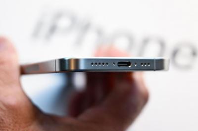 蘋果iPhone 15接行動電源無法充電?關鍵原因恐是它 蘋果iPhone 15接行動電源無法充電?關鍵原因恐是它