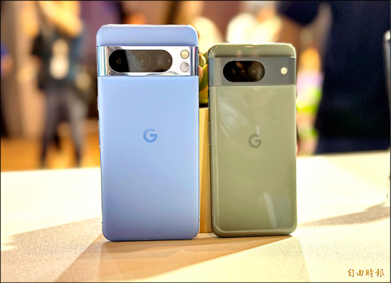 Pixel 8 Pro(圖左)與Pixel 8旗艦雙機系列,即日起於Google官網開放預購,10月12日正式在台上市。(記者劉惠琴攝)