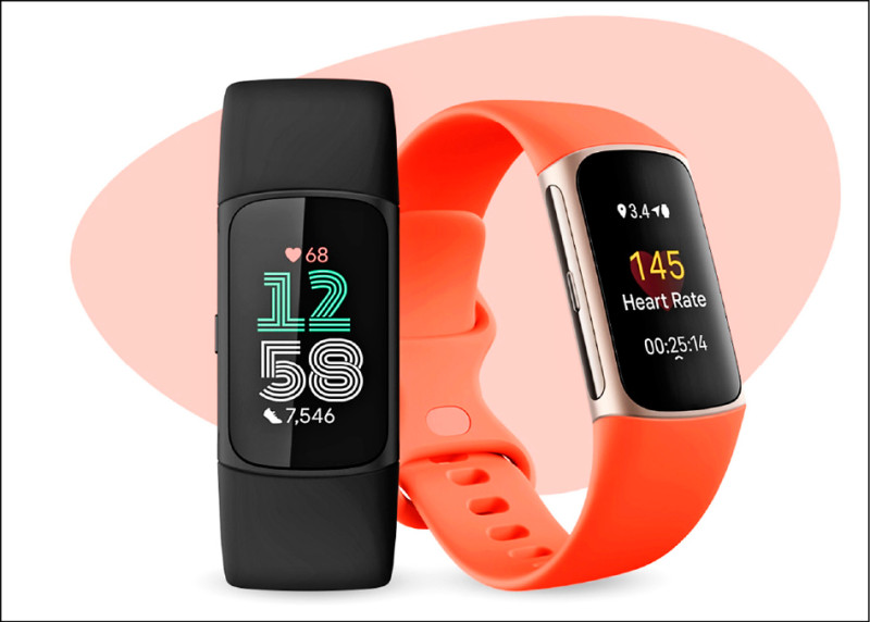 Fitbit Charge 6智慧手環曜石黑色(左)、珊瑚紅色(右),將於10月12日在台上市。5,190元。