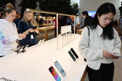 【本週5大科技新聞】年輕人都選 iPhone?Google 新旗艦 Pixel 8 Pro 開箱實測 【本週5大科技新聞】年輕人都選 iPhone?Google 新旗艦 Pixel 8 Pro 開箱實測