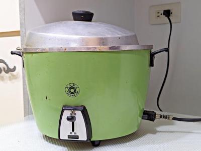 電鍋底部卡污垢用水沖洗超NG!台電親授正確清潔妙招 有助節能省電 電鍋底部卡污垢用水沖洗超NG!台電親授正確清潔妙招 有助節能省電