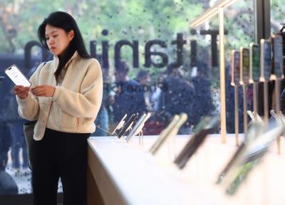 9 天狂賣近 6 萬台！iPhone 15 Pro 第三季只輸一款 Android 手機