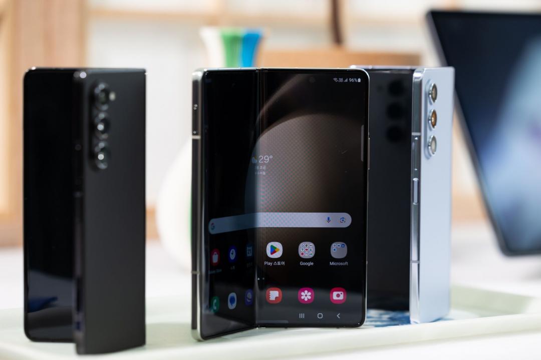 三星Galaxy Z Fold 5，售價56,888元起。