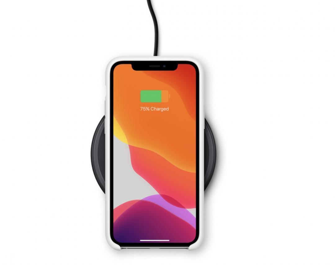 Qi2導入蘋果MagSafe磁吸技術,iPhone 15系列是首款支援手機。(圖/官網)