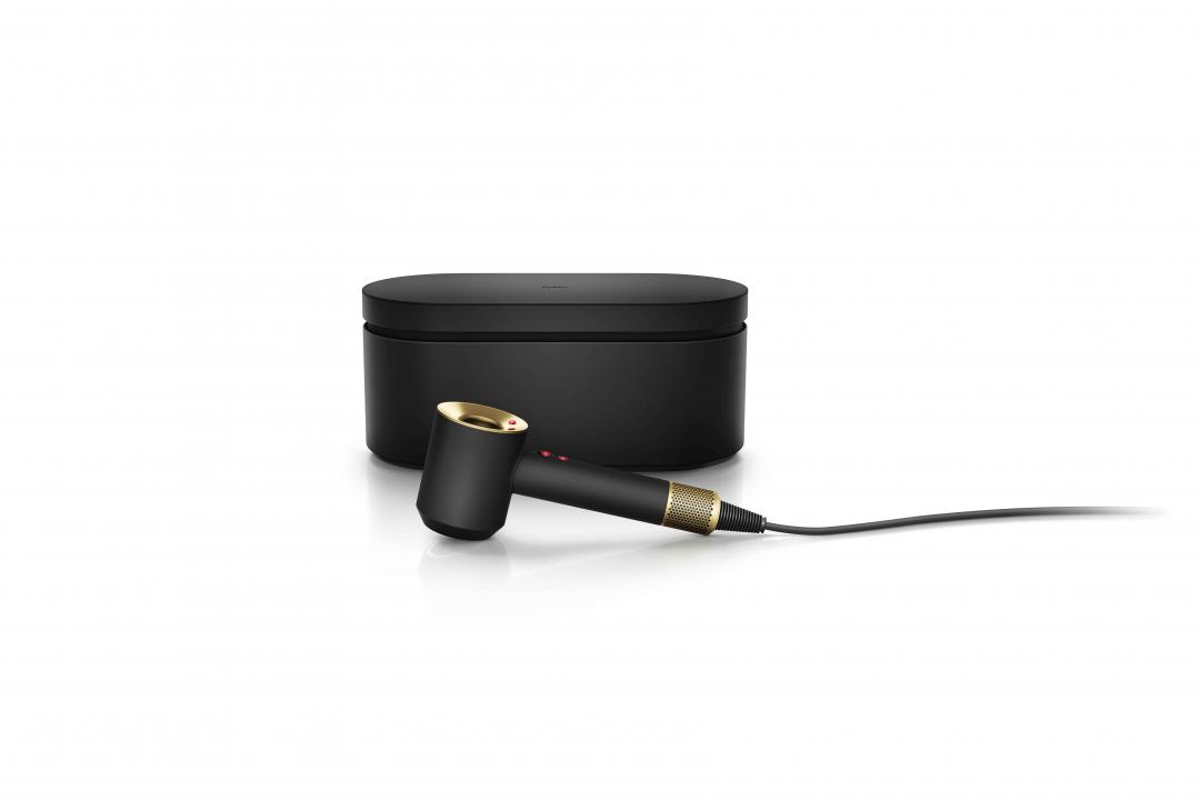 岩黑金色HD15吹風機，官網獨家減價1,000元。（圖／Dyson）